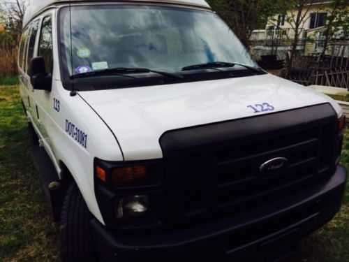 Ford van  great body   needs work      econoline passenger  handicap lift