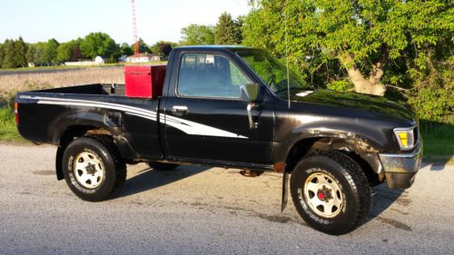 1993 toyota pickup truck - 4x4 - black - bedliner - 205k miles - re22 - 5 speed