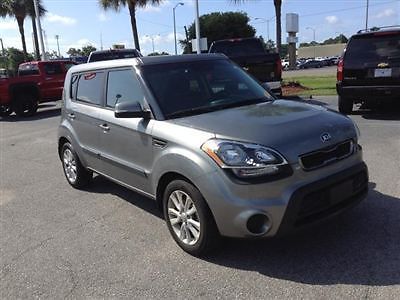 5dr wgn auto ! kia soul ! low miles 4 dr automatic gasoline 4 cyl engine titaniu