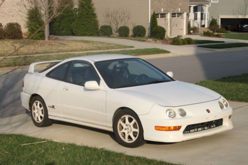 1998 acura integra type r hatchback 3-door 1.8l