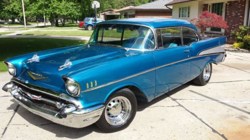 1957 chevy 2 door hardtop no post very nice driver