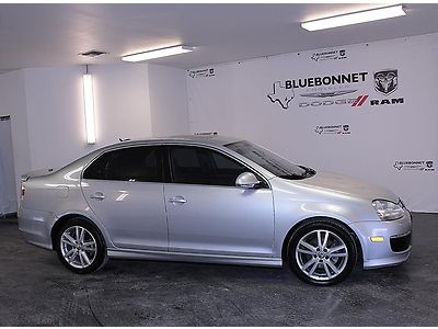 Leather sunroof mp3 sat radio alloy wheels heated power seats cruise control