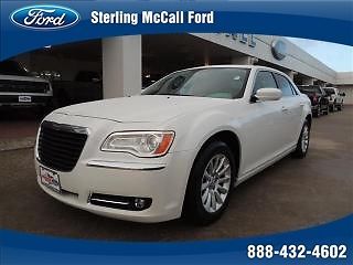 2013 chrysler 300 4dr sdn rwd