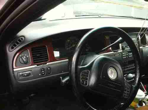 2004 Lincoln Town Car  L Series, image 10