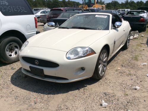 2008 Jaguar XK Base Convertible 2-Door 4.2L white runs perfect needs body work, image 3