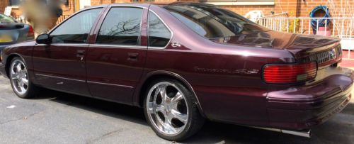 True gem!!! 1995 chevy impala ss, org marron/lther gry ss seats/dvd,cd 22&#039; rims