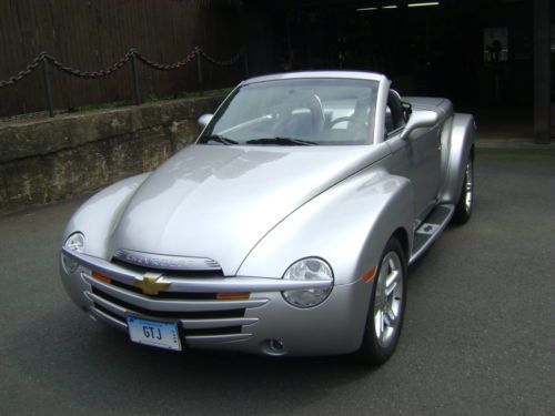 2004 chevrolet ssr - super sport roadster - only 7k miles