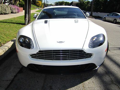 Aston martin v8 vantage s coupe
