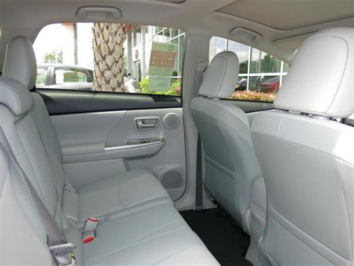 2014 toyota prius v five