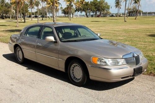 2000 lincoln town car executive just 42,000 miles leather one owner