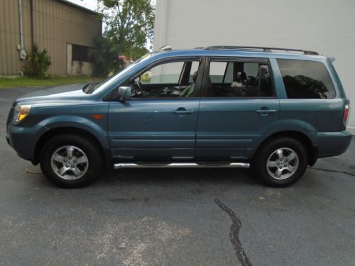 SUV Fully Loaded Leather 3rd Row seats Clean Carfax, US $10,800.00, image 2