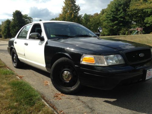 P71 police interceptor!!! heavy duty equipped, high performance handling!!