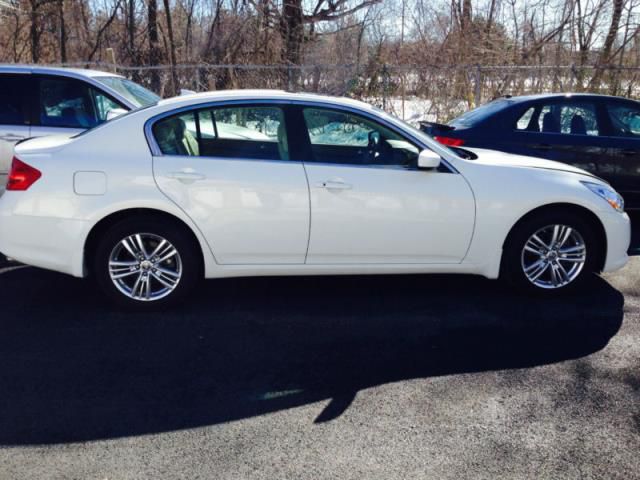 2011 - infiniti g