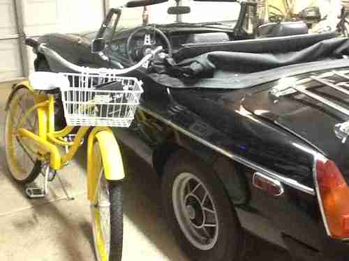 This is a rare 1980 MGB Limited Edition.  Roadster Special Edition, image 10