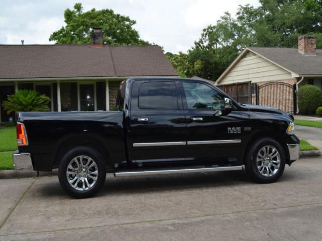 Dodge ram 1500 laramie limited 4d 5 1/2 ft