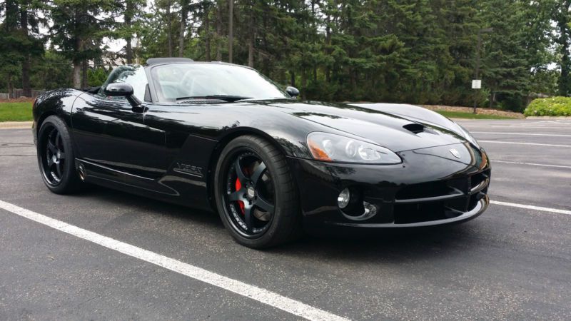 2004 dodge viper srt-10