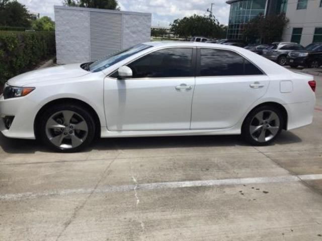 Toyota: camry se sport sedan 4-door