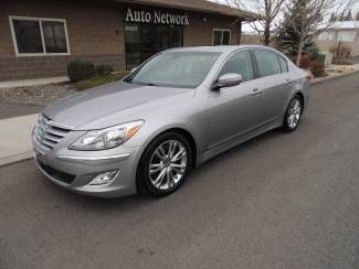 2012 hyundai genesis 4.6l  loaded! excellent!