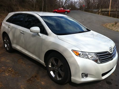 2010 toyota venza awd *navigation*rear dvd*xenon*back up camera*nav