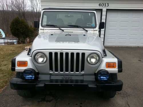 2002 jeep wrangler x sport utility 2-door 4.0l