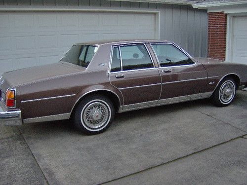 Excellent condition - delta 88 - royale - brougham - original owner -68k miles