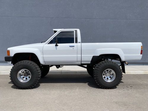 1984 toyota pickup rn60 sr5