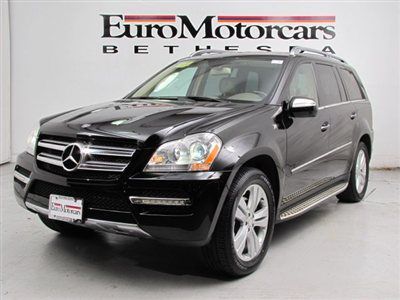 Rear entertainment-xenons-rear view camera-navigation-certified warranty