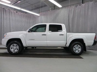 Certified 4x4 double cab v6 manual transmission sr5 4.0l cd we finance