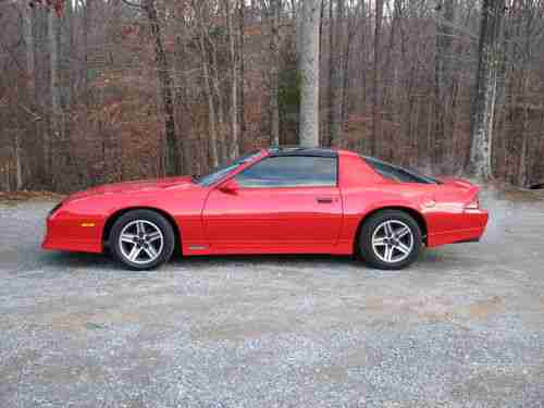1987 Chevrolet Camaro Z28 Iroc-Z Coupe 2-Door 5.7L, image 2