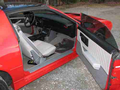 1987 Chevrolet Camaro Z28 Iroc-Z Coupe 2-Door 5.7L, image 4