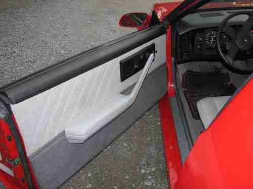 1987 Chevrolet Camaro Z28 Iroc-Z Coupe 2-Door 5.7L, image 6