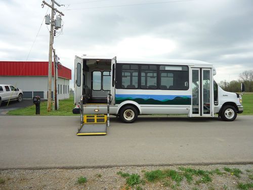 2008 ford e450 diesel wheelchair/handicap bus,church bus, school 18 passenger