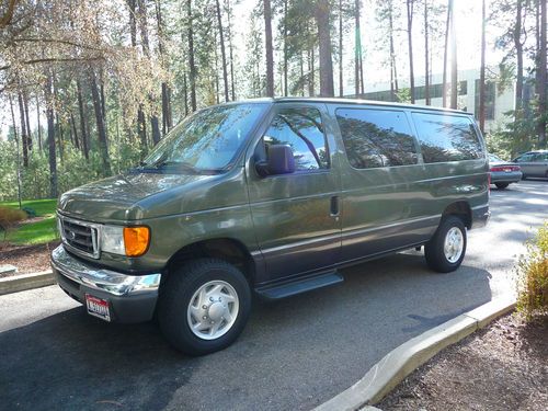 2005 ford e-350 club wagon chateau standard passenger van 2-door 5.4l