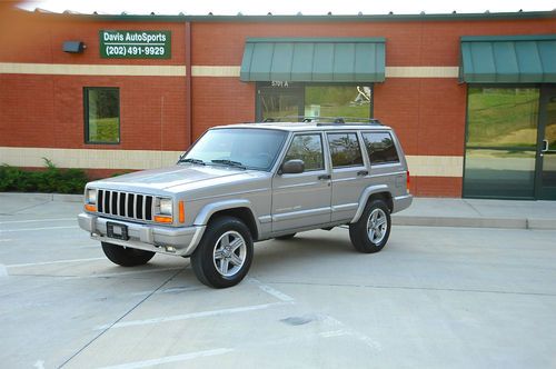 Cherokee classic / 1 owner / lowest mileage on ebay / like new / 100% rust free