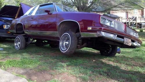 1986 olds cutlass with 3 pumps 8 battierys