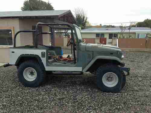 1976 Toyota FJ40 Land cruiser, image 2