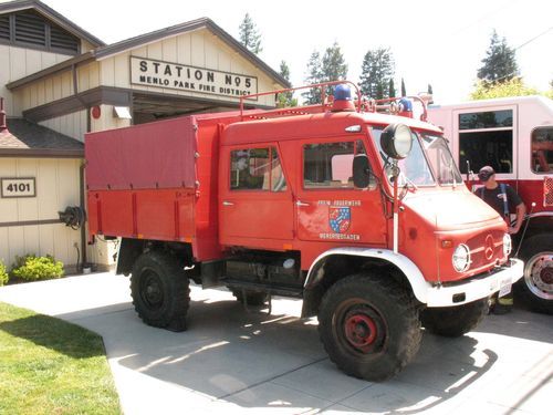 Mercedes benz unimog doublecab fire truck