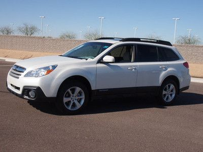 New 2013 outback premium moonroof harmon kardon audio backup camera  awd 30 mpg