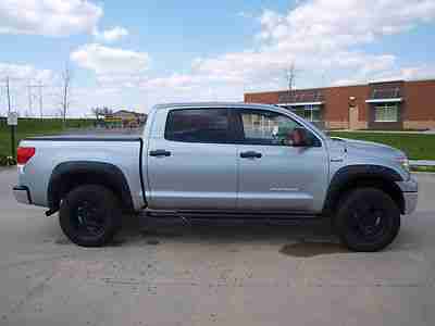 2010 TOYOTA TUNDRA 4X4 / CREWMAX / 5.7 / SR5 / CUSTOM WHEELS / TIRES / WARRANTY, US $28,595.00, image 2