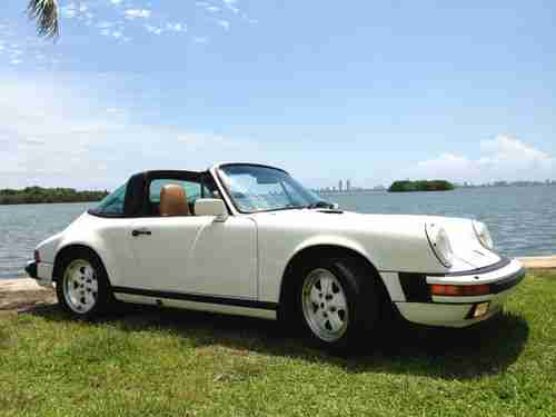 1987 Porsche 911 Carrera Targa Convertible 2-Door 3.2L 5spd, image 3