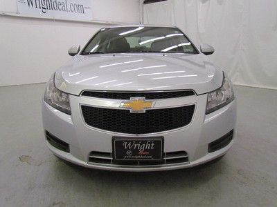 40 MPG cloth seats automatic Low miles, image 2