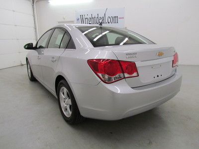 40 MPG cloth seats automatic Low miles, image 4