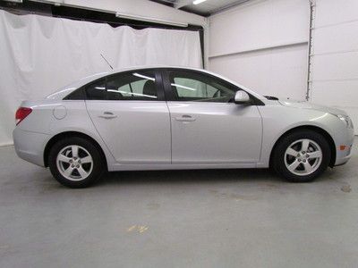 40 MPG cloth seats automatic Low miles, image 7