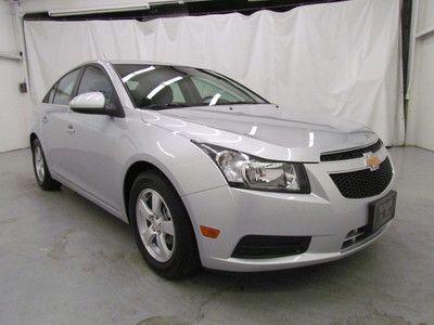 40 MPG cloth seats automatic Low miles, image 8