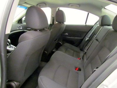 40 MPG cloth seats automatic Low miles, image 18