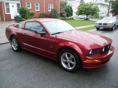 2006 ford mustang gt /red/ black leather / flowmaser / automatic