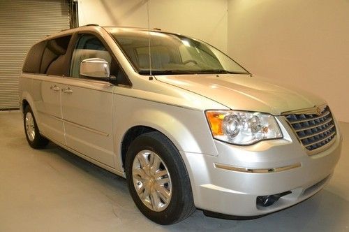 Chrysler town &amp; country limited sunroof dvd nav power leather heated keyless