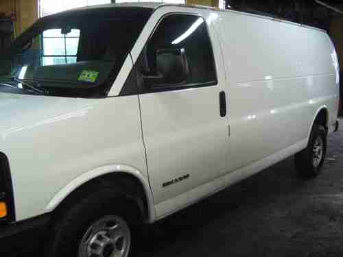 2004 GMC SAVANA  3500  CARGO VAN   ########### NO RESERVE#########, image 2