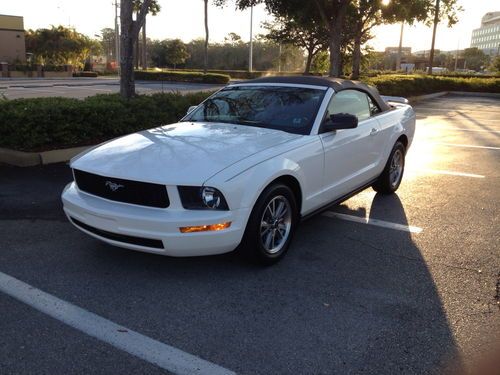 2005 ford mustang base convertible 2-door 4.0l