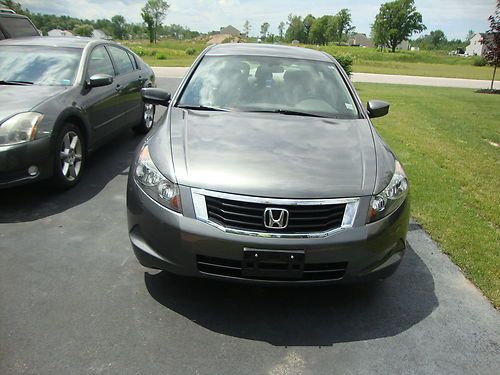 ****super low miles****2009 hond accord lx sedan 4-door 2.4l only 27k***